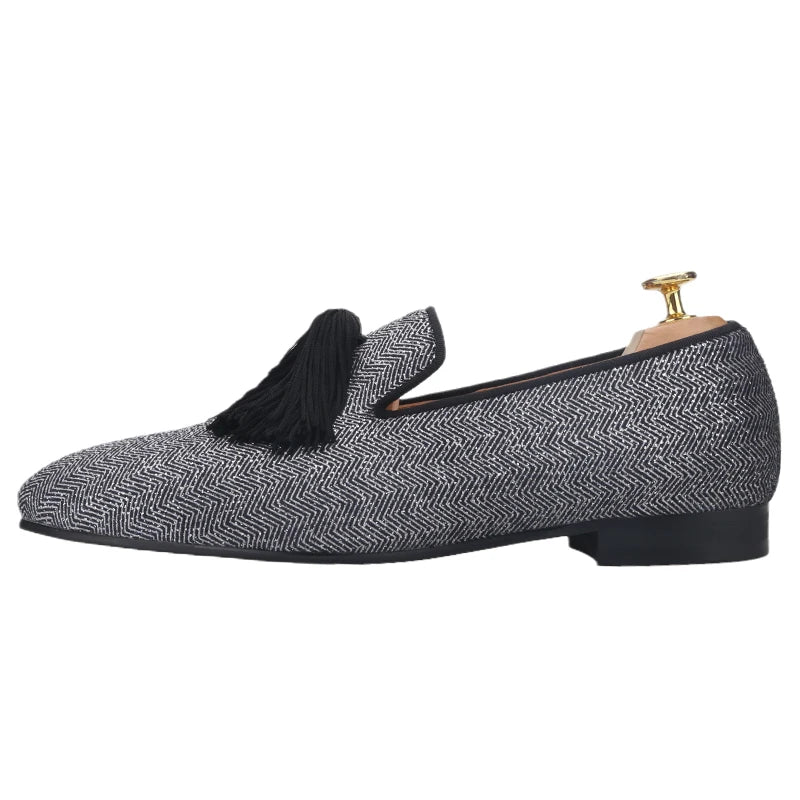 Piergitar New Gray Silver Glitter Fabric Men Moccasin Handmade Tassel Men's Loafers Classic British Style Smoking Slippers