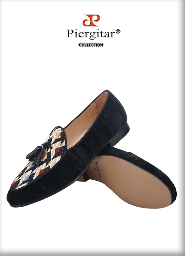 Piergitar 2021 Men Loafers Velvet Stitching Knit Man's Casual Shoes Handmade Tassel Male Smoking Slippers Man Flats Plus Size