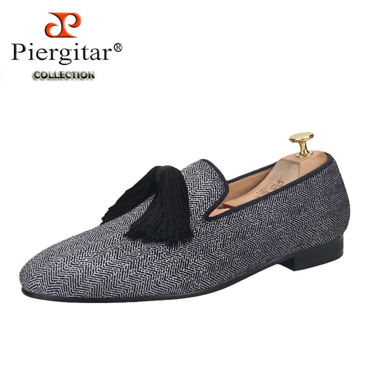 Piergitar New Gray Silver Glitter Fabric Men Moccasin Handmade Tassel Men's Loafers Classic British Style Smoking Slippers