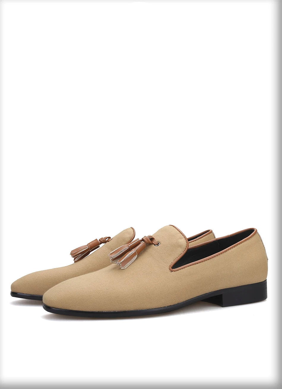 Men's canvas smoking slippers with leather tassel and two colors.