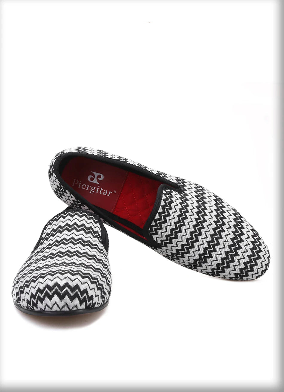 The new style of men's hemp slippers in British style, with a wave-stripe pattern, are casual men's flats.
