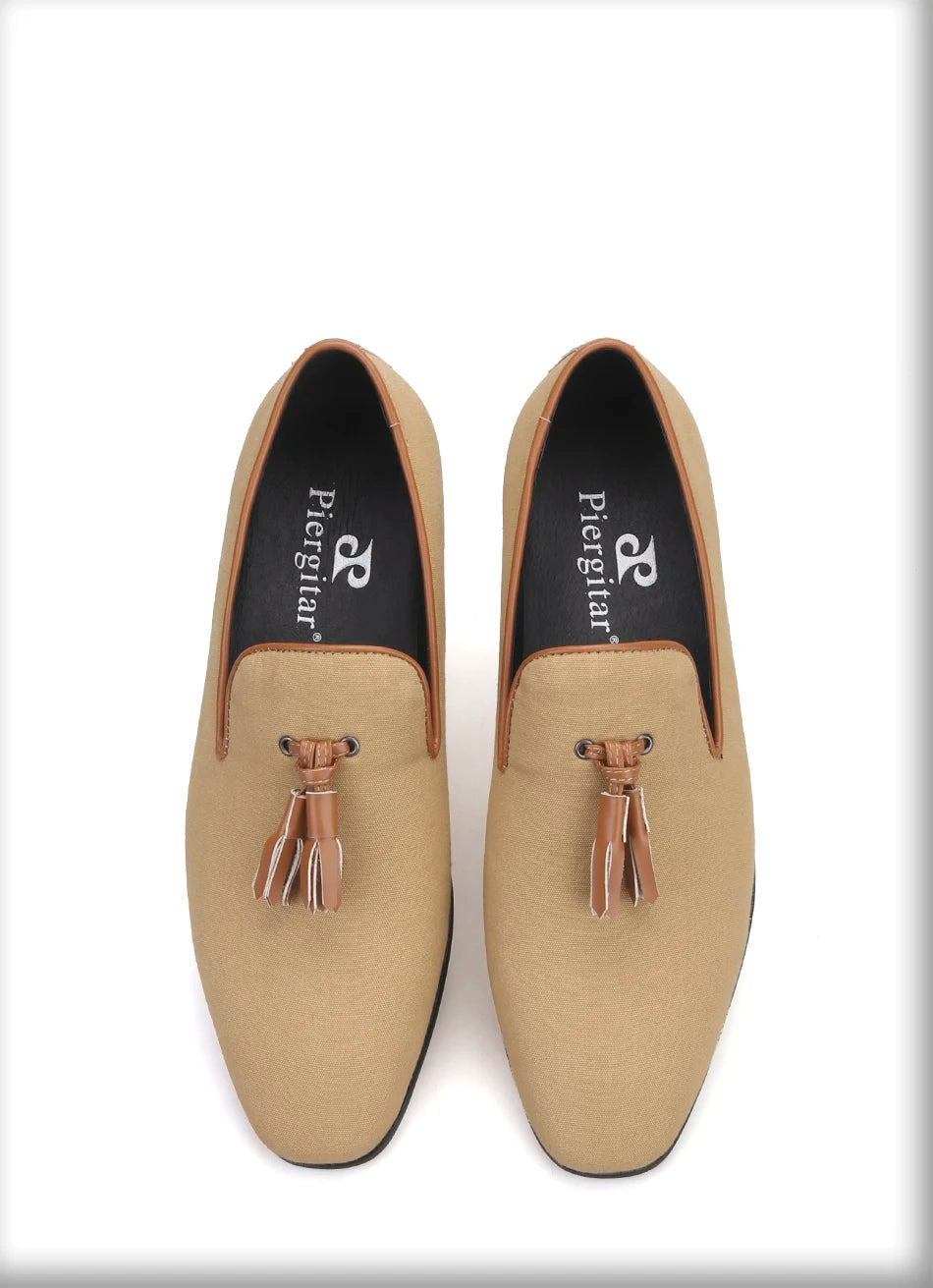 Men's canvas smoking slippers with leather tassel and two colors.