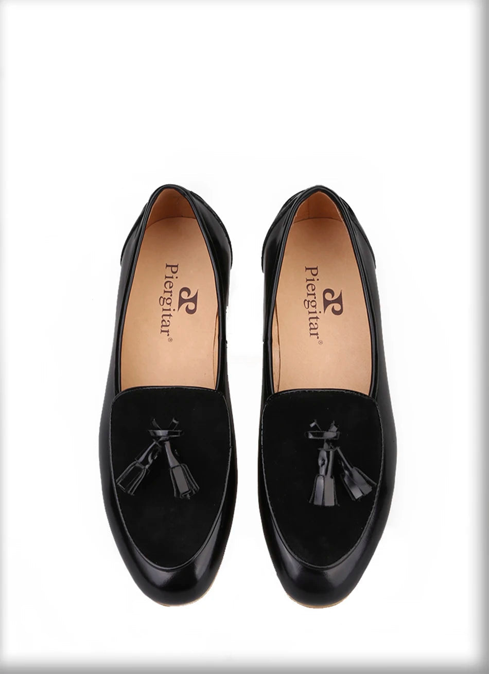 Mens leather loafers with tassels, brand new 2019 mens casual shoes for parties and banquets.