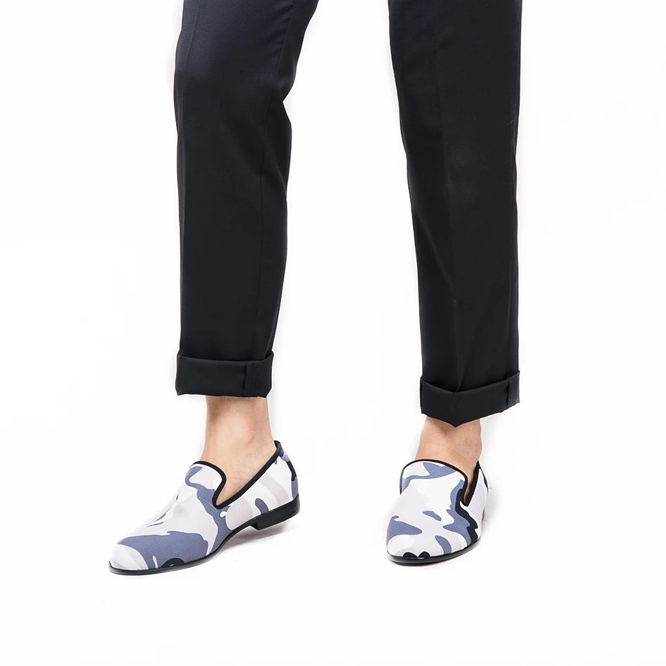 New style Combining traditional loafers with military design in a slipper exaggerated print