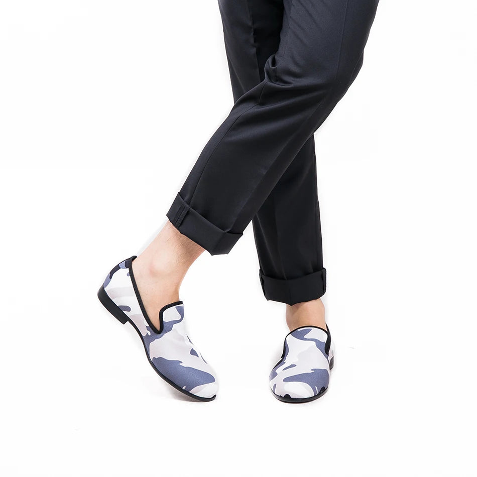 New style Combining traditional loafers with military design in a slipper exaggerated print