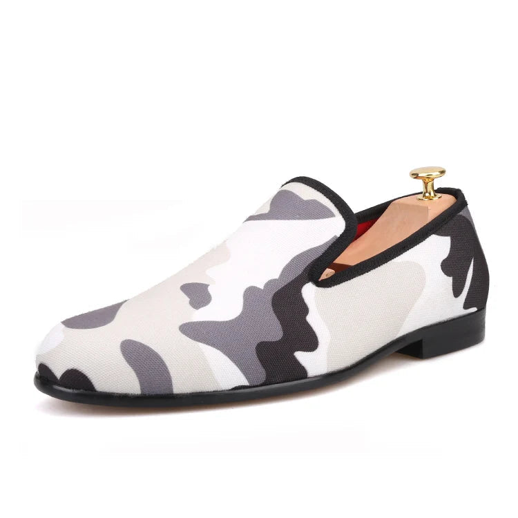 New style Combining traditional loafers with military design in a slipper exaggerated print