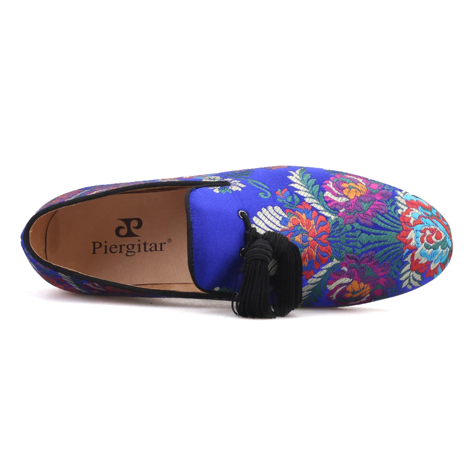 Piergitar brand 2019 new arrival Floral printing men loafers with big tassel wedding and prom men's silk shoes smoking slippers