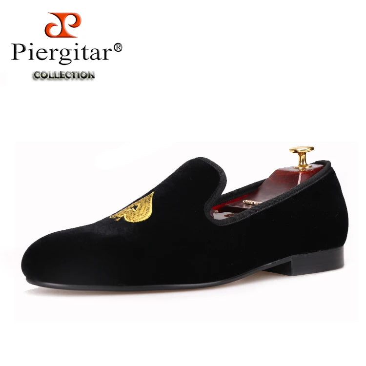 Piergitar new designs Handmade men velvets shoes with gold poker heart embroidery Fashion party and wedding men dress shoes