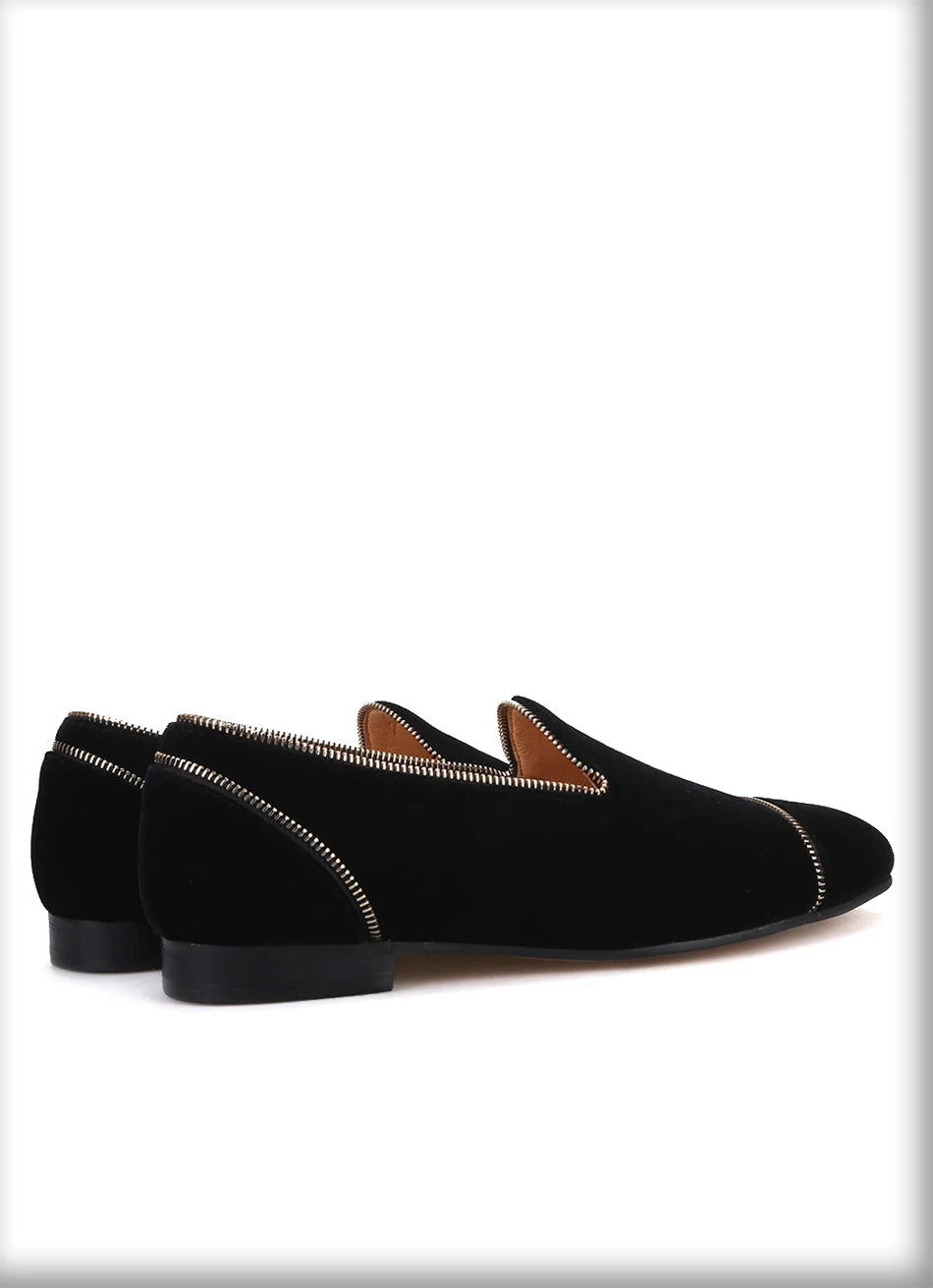 Men's smoking slippers with leather insole and Zipper design, black colors.