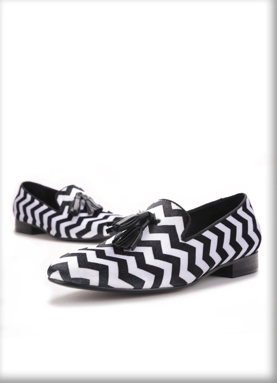 Mix color plaid pattern men's velvet shoes with black leather tassels for wedding and party men's dress shoes