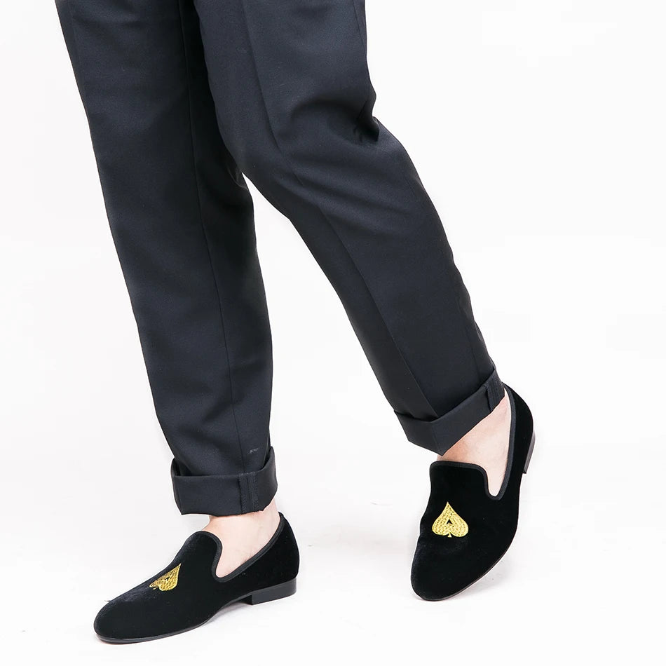 Piergitar new designs Handmade men velvets shoes with gold poker heart embroidery Fashion party and wedding men dress shoes