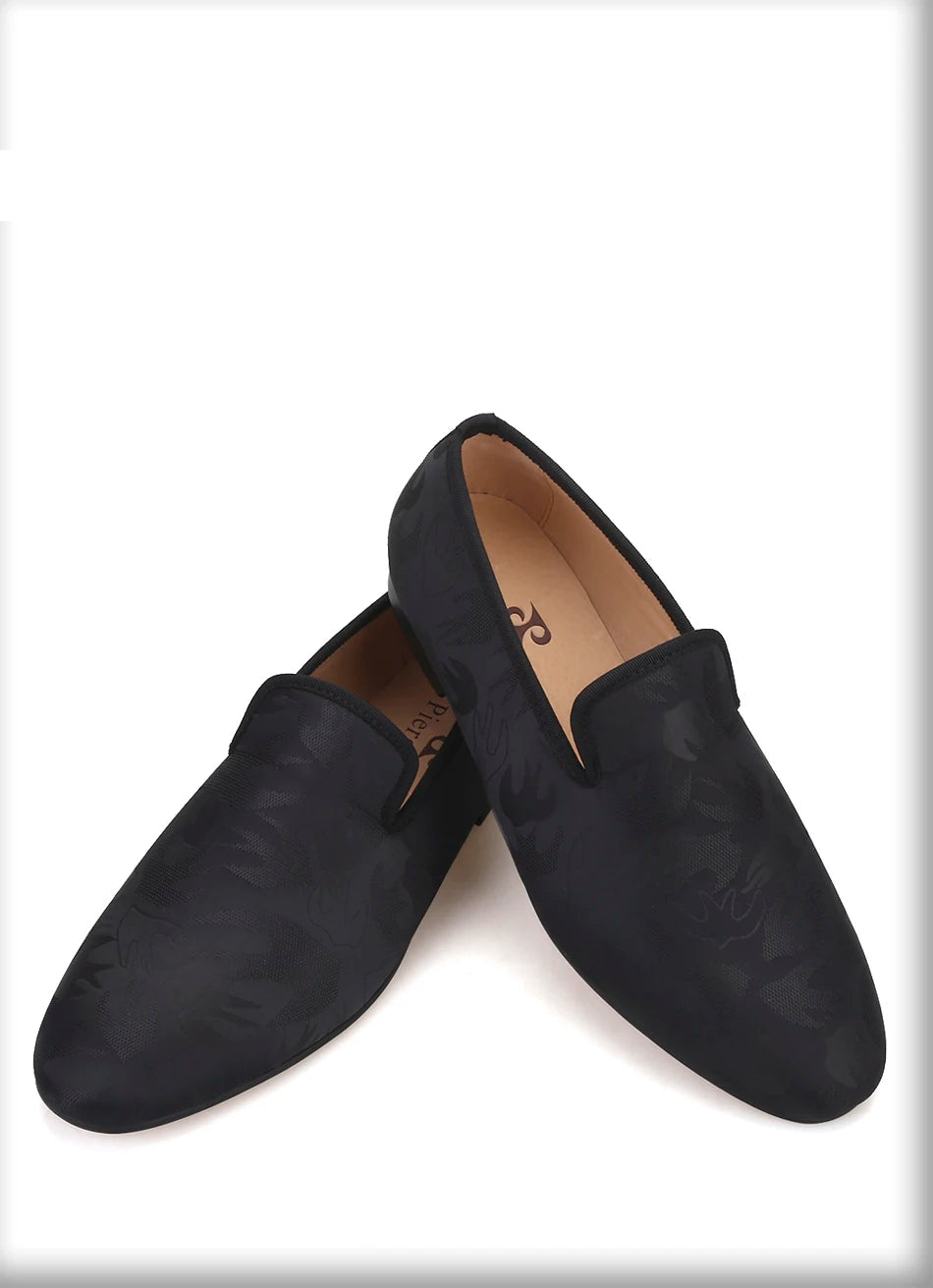 Men's smoking slippers and party shoes with camouflage prints.