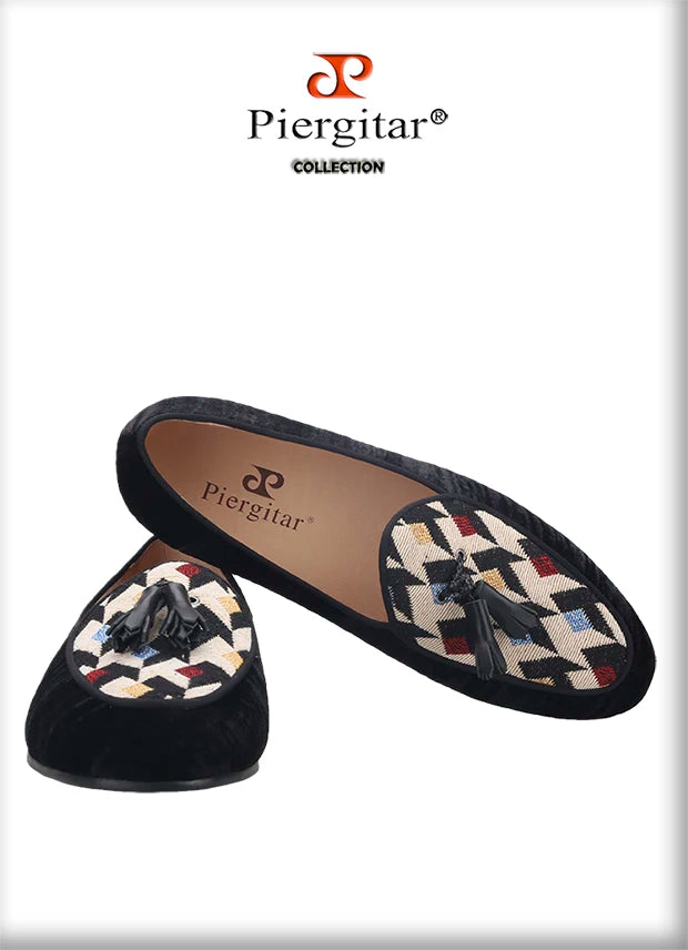 Piergitar 2021 Men Loafers Velvet Stitching Knit Man's Casual Shoes Handmade Tassel Male Smoking Slippers Man Flats Plus Size