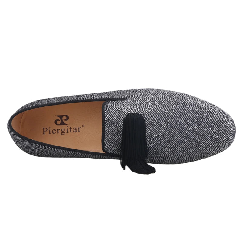 Piergitar New Gray Silver Glitter Fabric Men Moccasin Handmade Tassel Men's Loafers Classic British Style Smoking Slippers