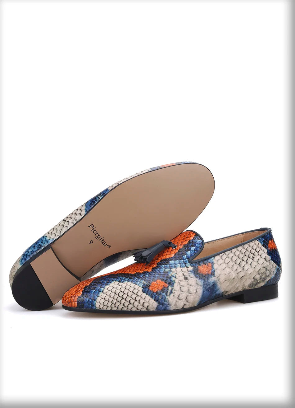 Men's casual shoes with tassels and cow leather in a snake pattern.