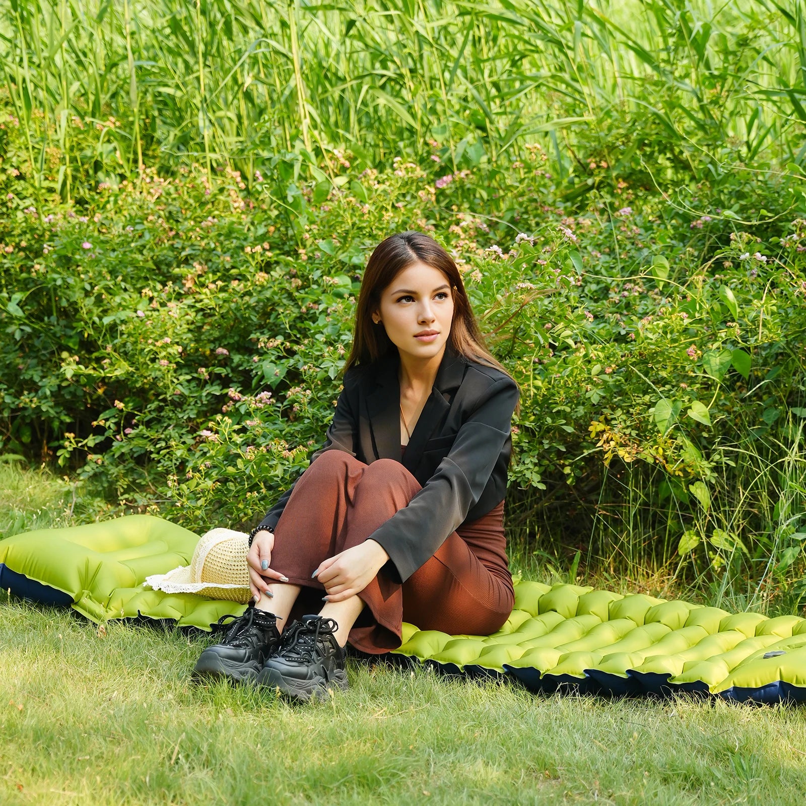 Outdoor camping super thick 4-inch inflatable sleeping mat