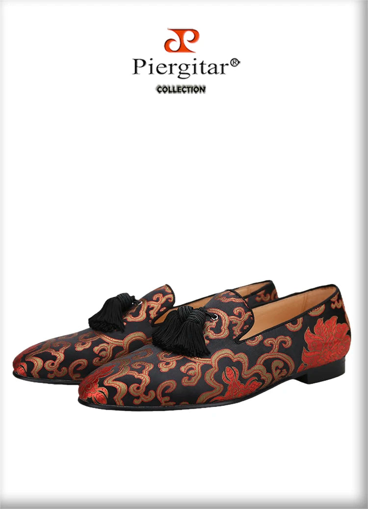 Piergitar 2022 Summer Chinese Style Totem Print Silk Men's Loafers Handcrafted Tassel Slip-On Smoking Slippers For Party Wedding