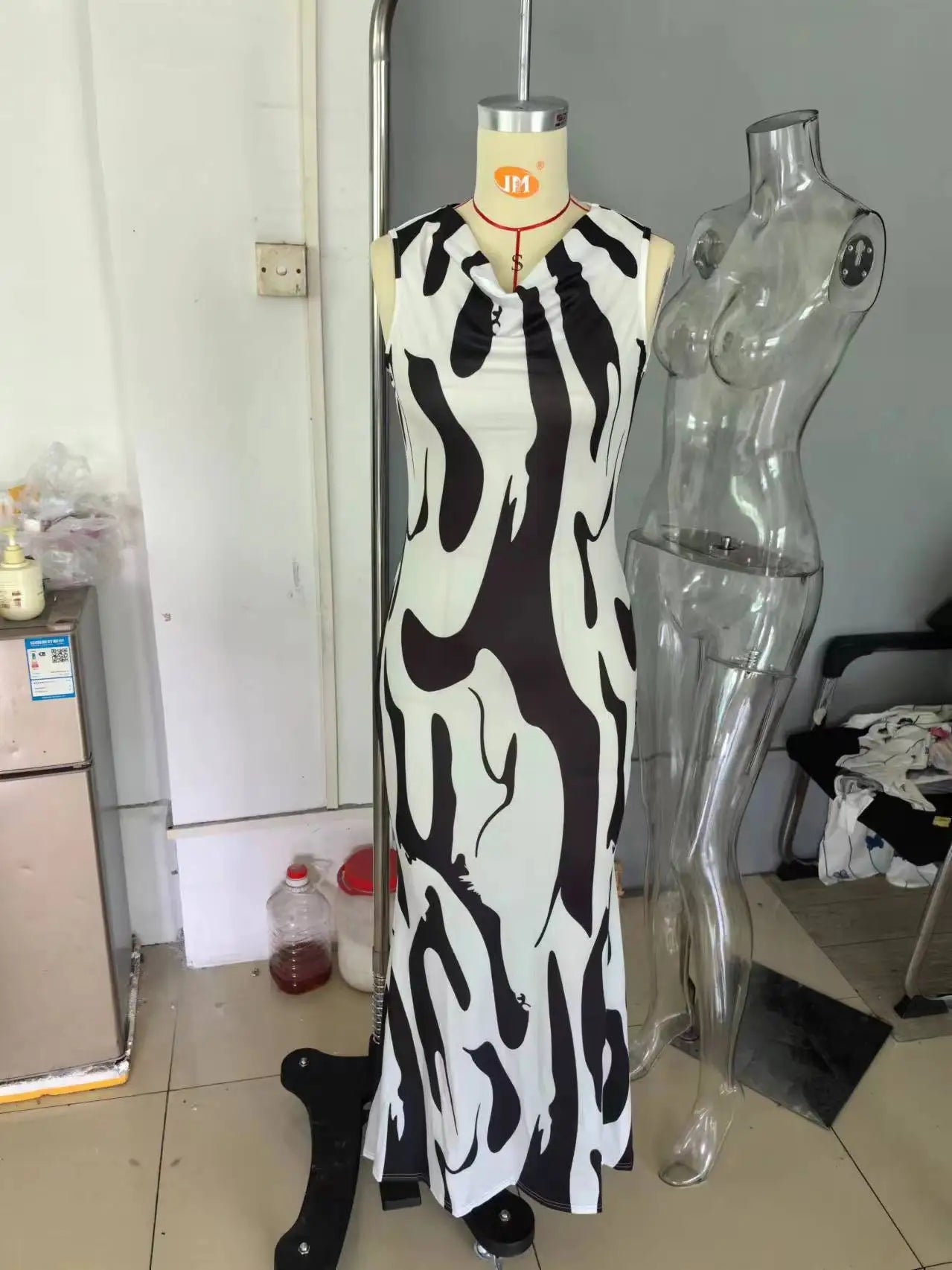Women Long Sleeveless Midi Dress