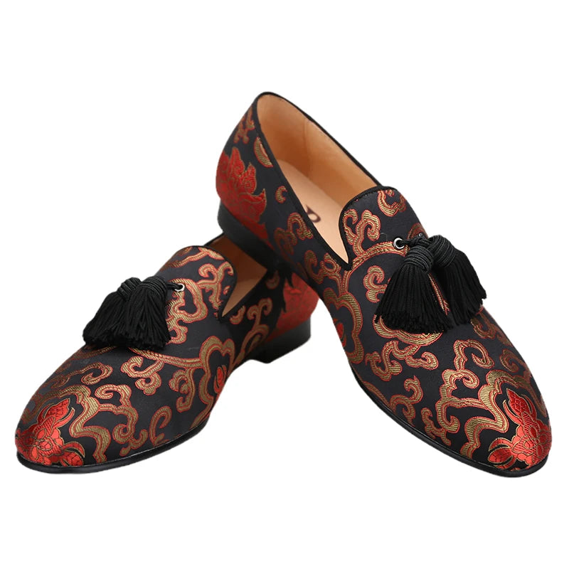 Men's smoking slippers with a Chinese style totem print and handcrafted tassels.