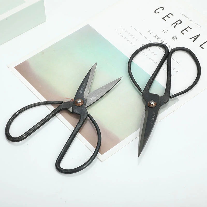 Classical style iron forging flange scissors
