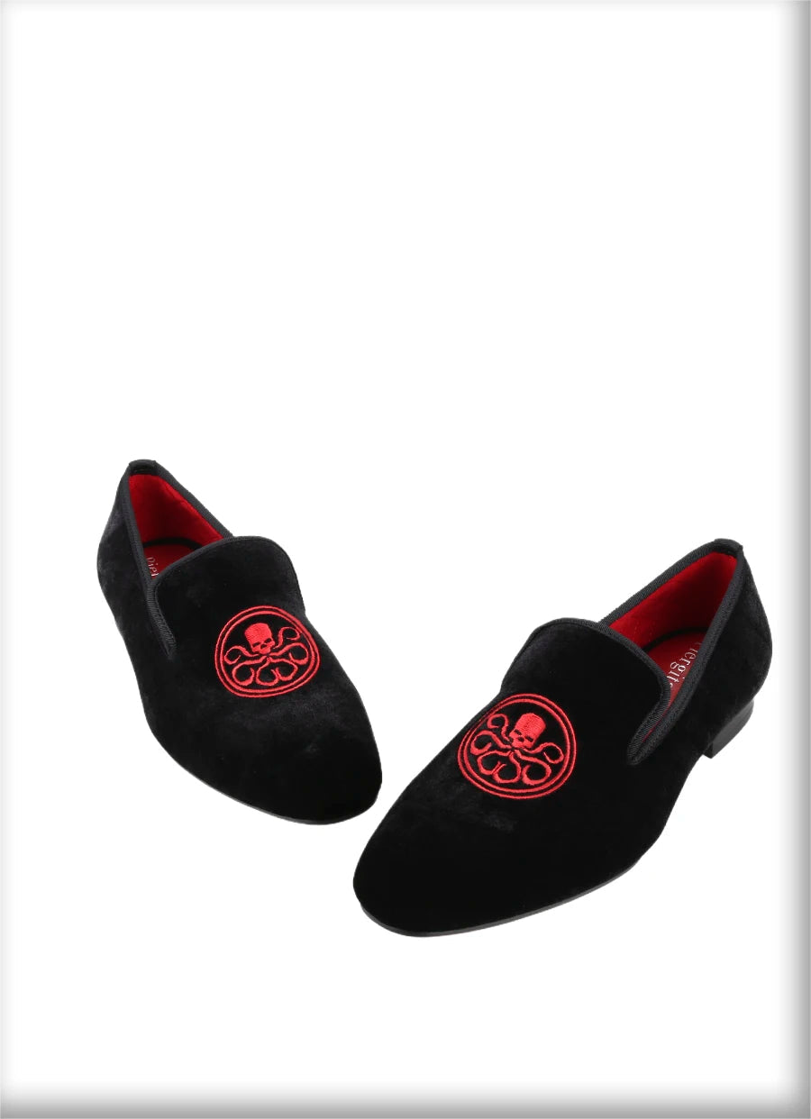 New Style Black Velvet Moccasins Embroidered Skull Design Slip-On Smoking Shoes for Men