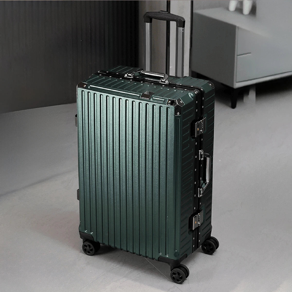 Aluminum Frame Rolling Luggage Case