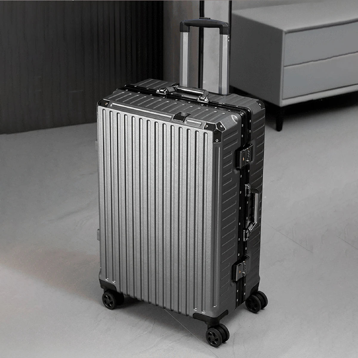 Aluminum Frame Rolling Luggage Case