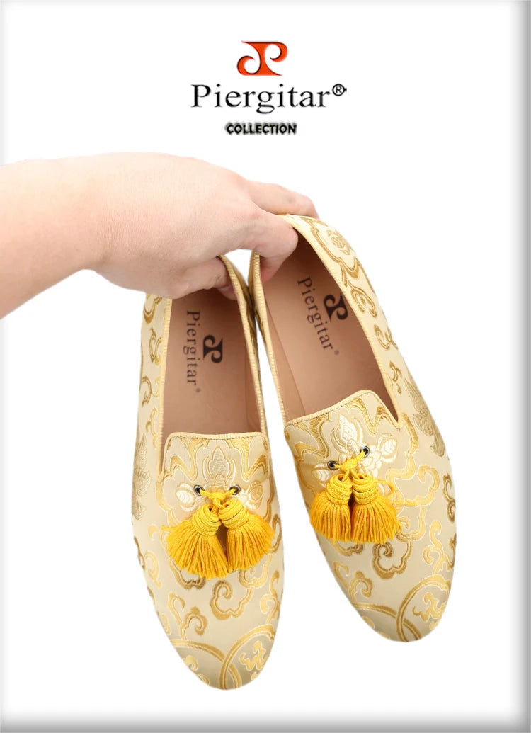 Piergitar 2022 Summer Chinese Style Totem Print Silk Men's Loafers Handcrafted Tassel Slip-On Smoking Slippers For Party Wedding
