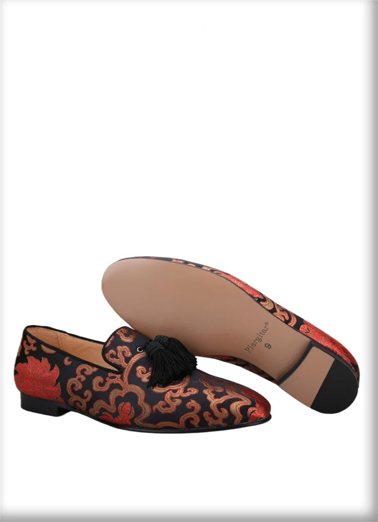 Men's smoking slippers with a Chinese style totem print and handcrafted tassels.
