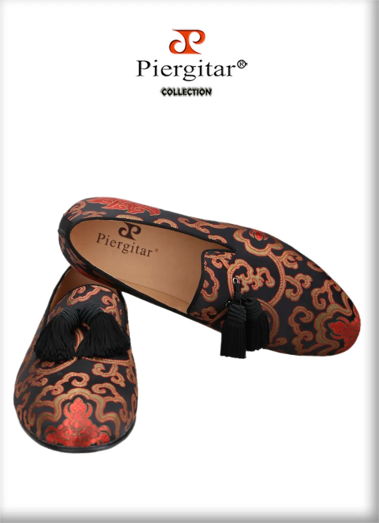 Piergitar 2022 Summer Chinese Style Totem Print Silk Men's Loafers Handcrafted Tassel Slip-On Smoking Slippers For Party Wedding