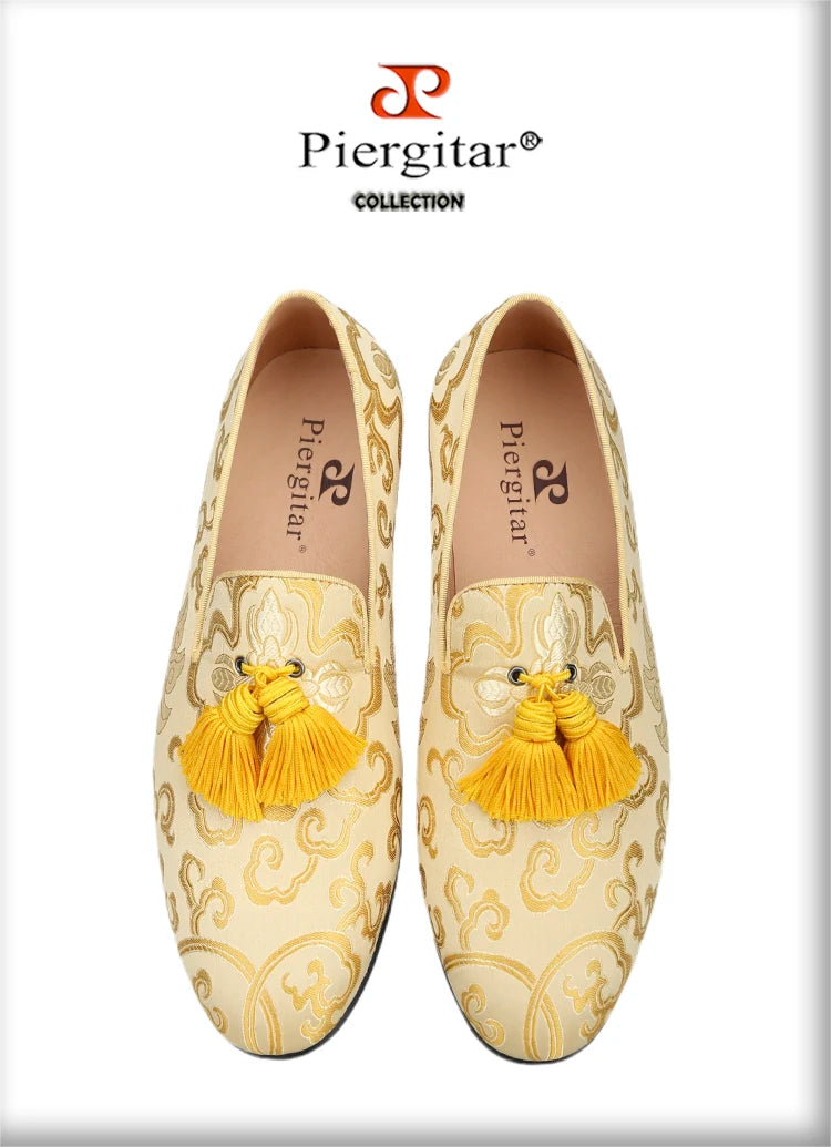 Piergitar 2022 Summer Chinese Style Totem Print Silk Men's Loafers Handcrafted Tassel Slip-On Smoking Slippers For Party Wedding