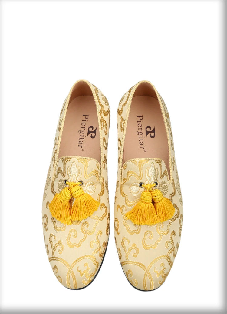 Men's smoking slippers with a Chinese style totem print and handcrafted tassels.