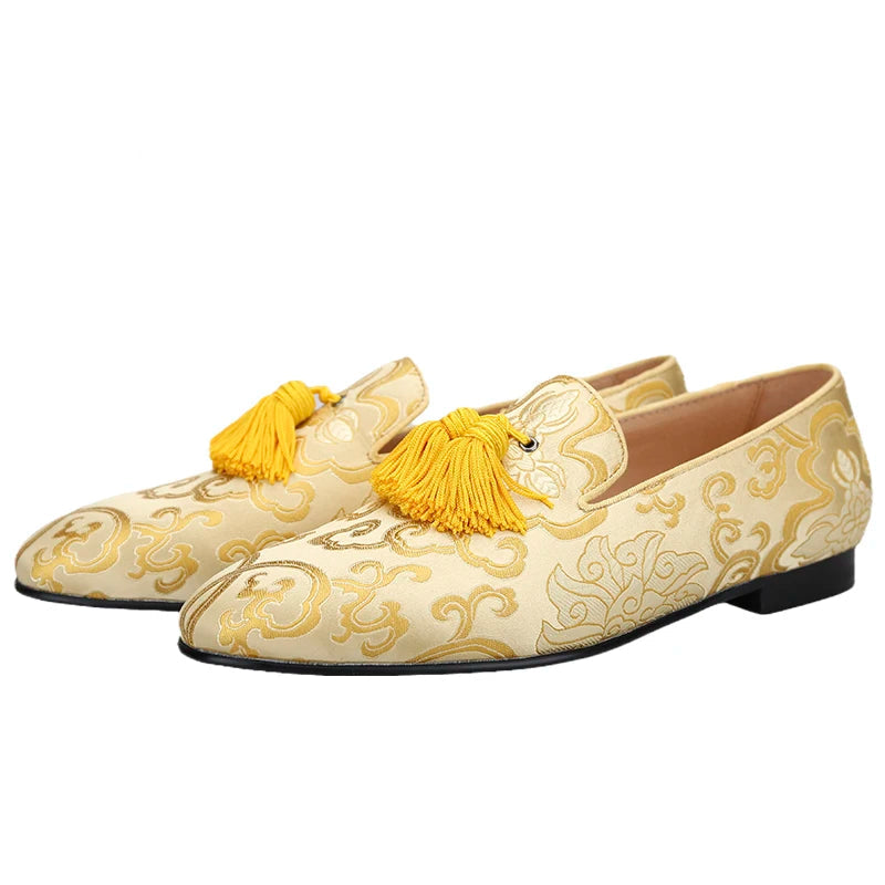 Men's smoking slippers with a Chinese style totem print and handcrafted tassels.