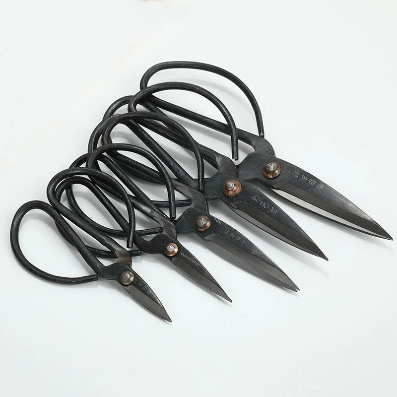 Classical style iron forging flange scissors