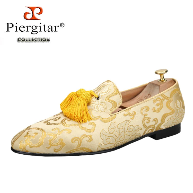 Piergitar 2022 Summer Chinese Style Totem Print Silk Men's Loafers Handcrafted Tassel Slip-On Smoking Slippers For Party Wedding