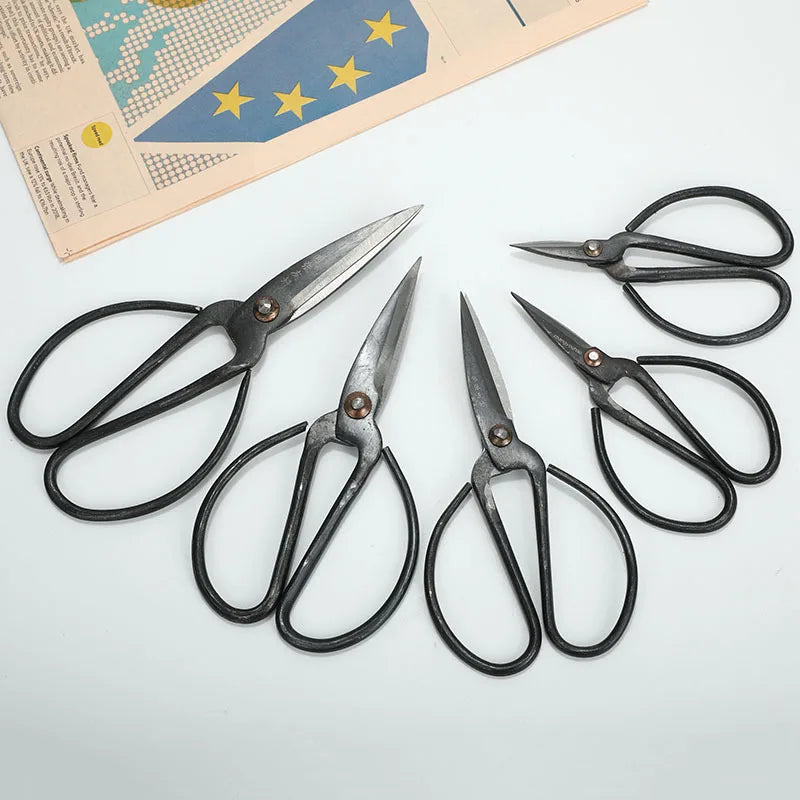 Classical style iron forging flange scissors