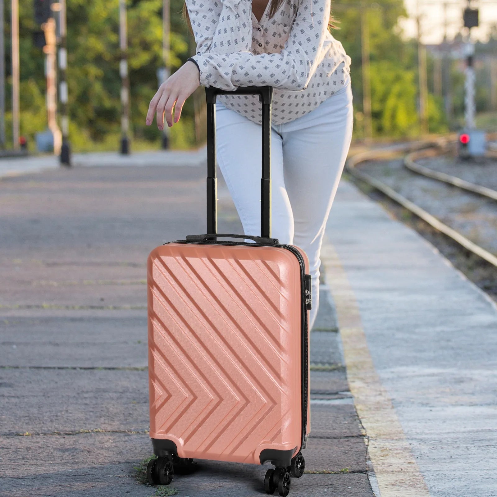 Lockable luggage suitcase