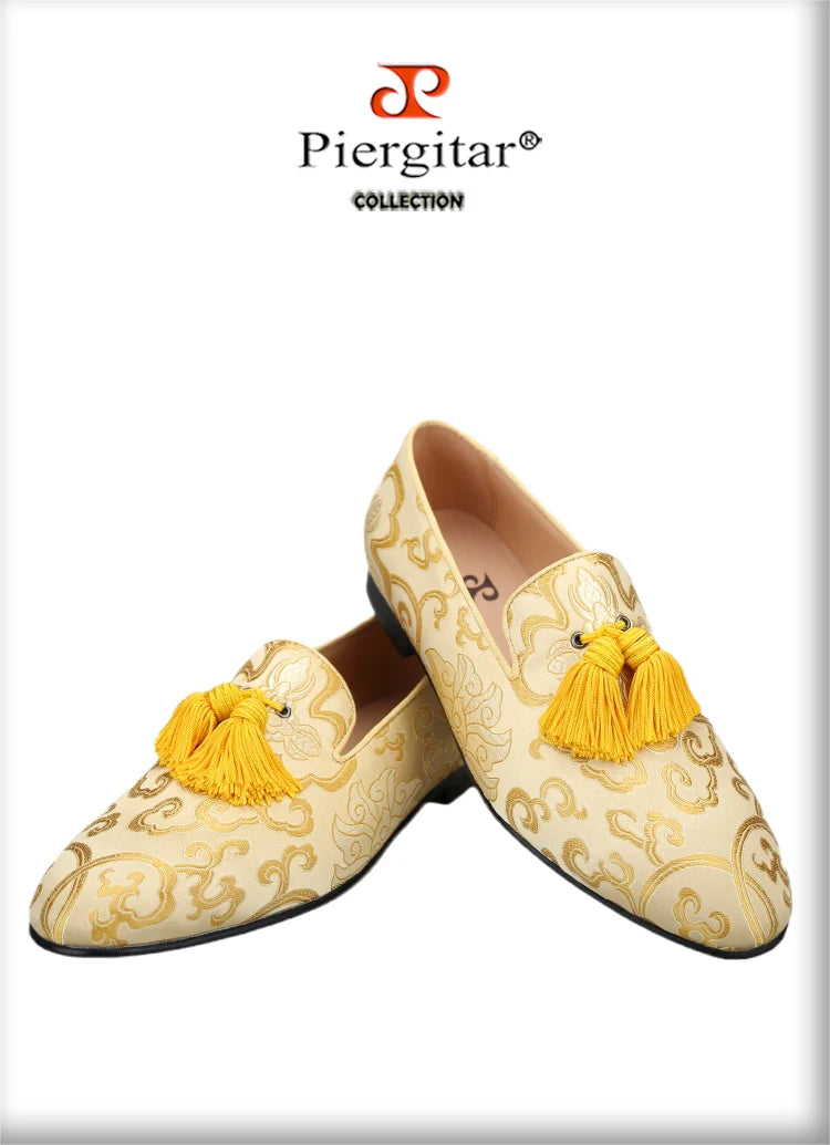 Piergitar 2022 Summer Chinese Style Totem Print Silk Men's Loafers Handcrafted Tassel Slip-On Smoking Slippers For Party Wedding