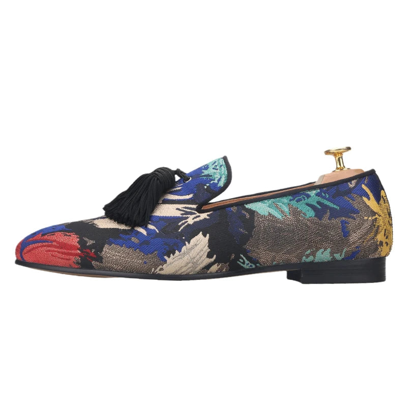 Piergitar 2021 New Style Oil Painting Silk Men Moccasin Handmade Tassel Men's Loafers Plus Size Slip-On Male Smoking Slippers