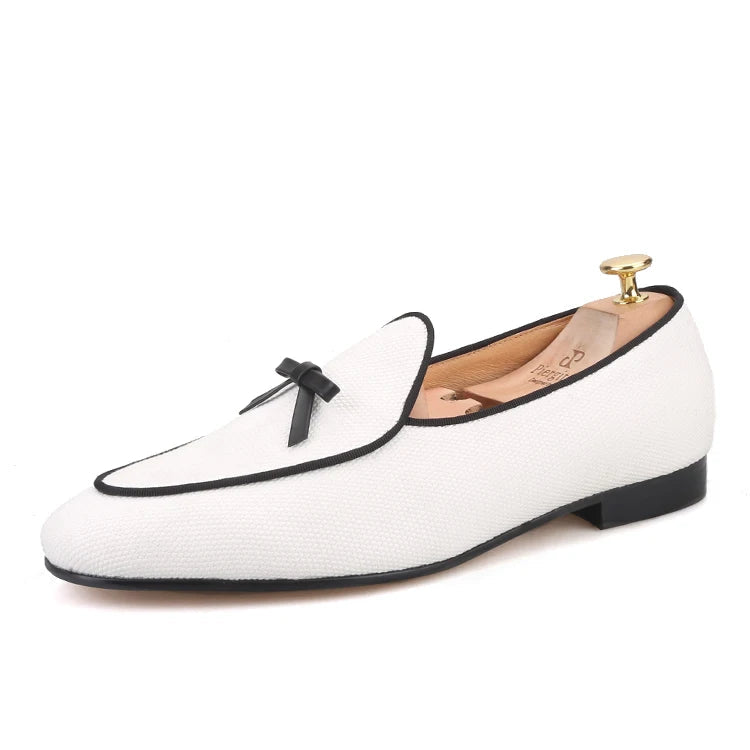 WHITE / 7