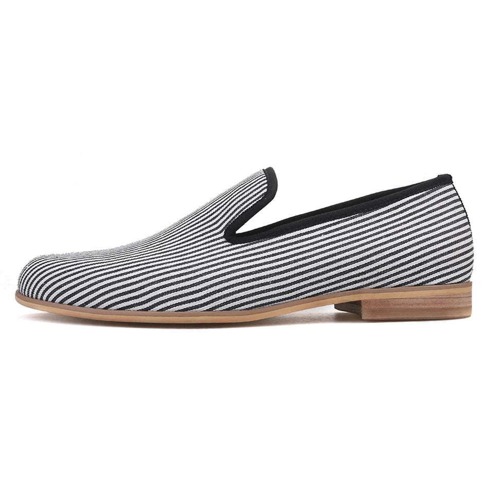 Piergitar 2019 New British style men's loafers Black and white striped canvas fashion men smoking slippers plus size male flats