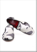 New style Combining traditional loafers with military design in a slipper exaggerated print