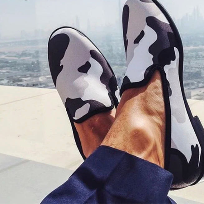 New style Combining traditional loafers with military design in a slipper exaggerated print