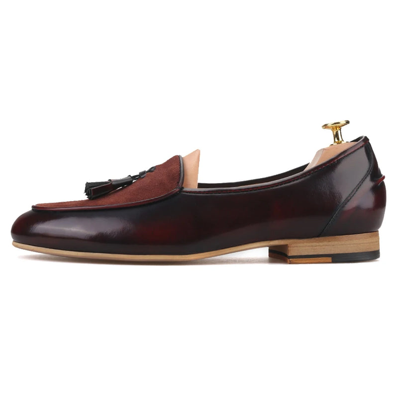 Mens leather loafers with tassels, brand new 2019 mens casual shoes for parties and banquets.