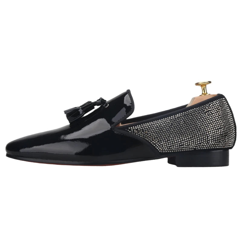 Piergitar 2021 Handmade Black Patent Leather Tassel Design Men's Loafers Classic Stitching Rhinestone Men Flats Red Color Bottom
