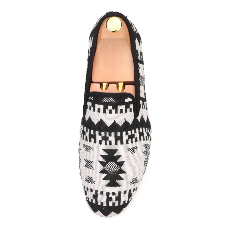 Piergitar 2019 New black and white cotton fabric men loafers retro style handmade men smoking slippers plus size male's flats