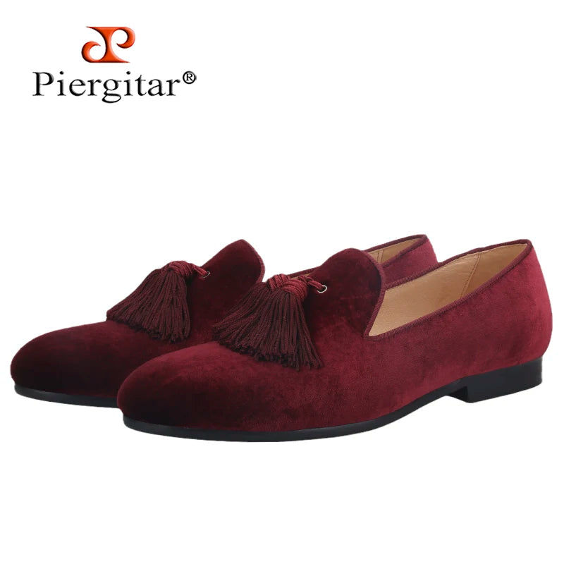 Piergitar 2019 New dark red colors velvet men tassel shoes Wedding men loafers handmade men's casual shoes smoking slippers