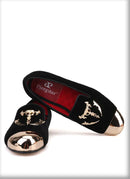 British style men's loafers with gold toes and a skull buckle, black velvet men's shoes.