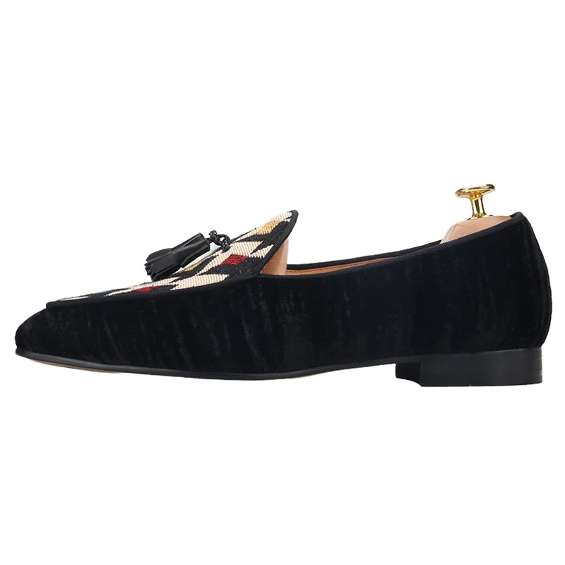 Piergitar 2021 Men Loafers Velvet Stitching Knit Man's Casual Shoes Handmade Tassel Male Smoking Slippers Man Flats Plus Size