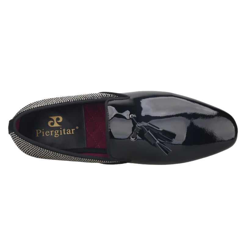 Piergitar 2021 Handmade Black Patent Leather Tassel Design Men's Loafers Classic Stitching Rhinestone Men Flats Red Color Bottom